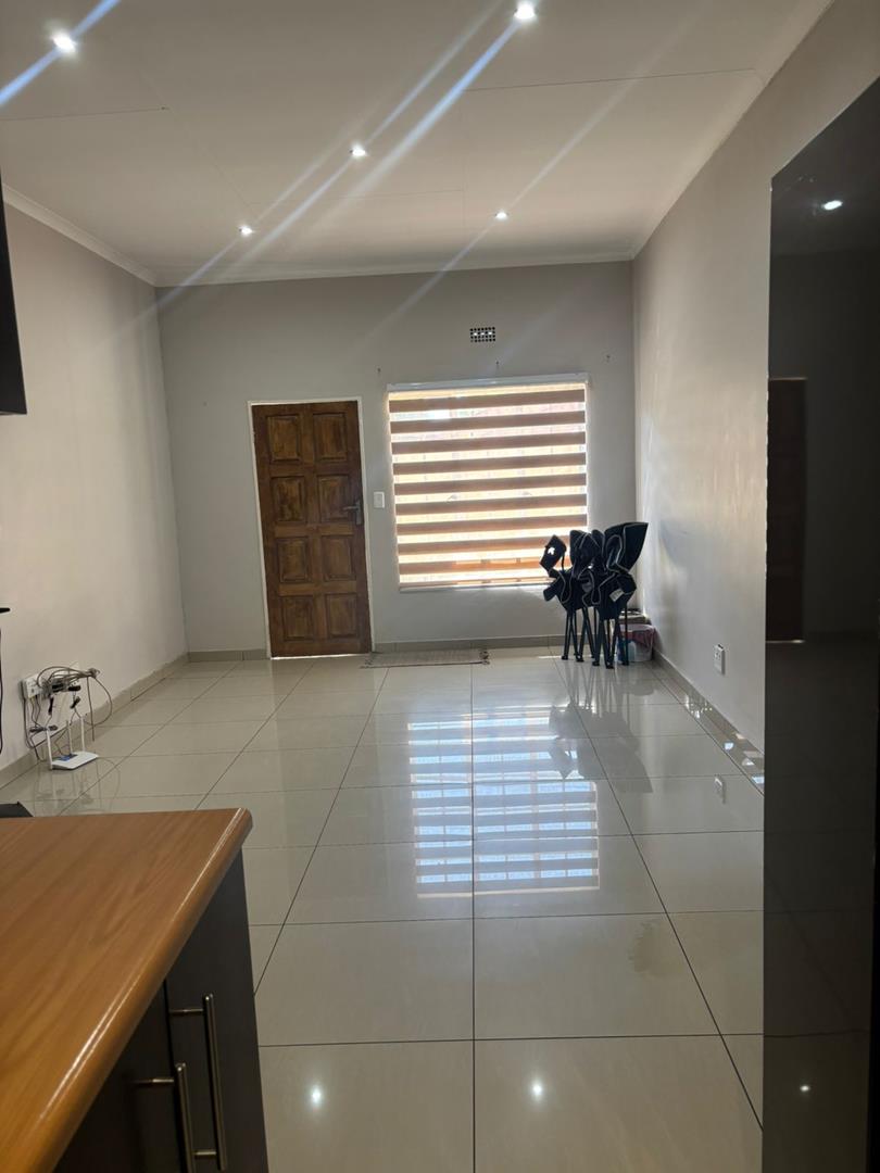 To Let 2 Bedroom Property for Rent in Kookrus Gauteng