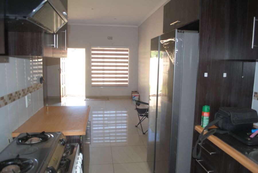 To Let 2 Bedroom Property for Rent in Kookrus Gauteng