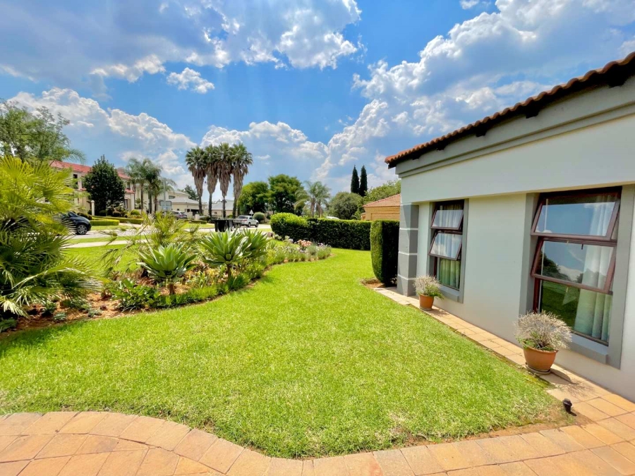 To Let 5 Bedroom Property for Rent in Woodhill Estate Gauteng