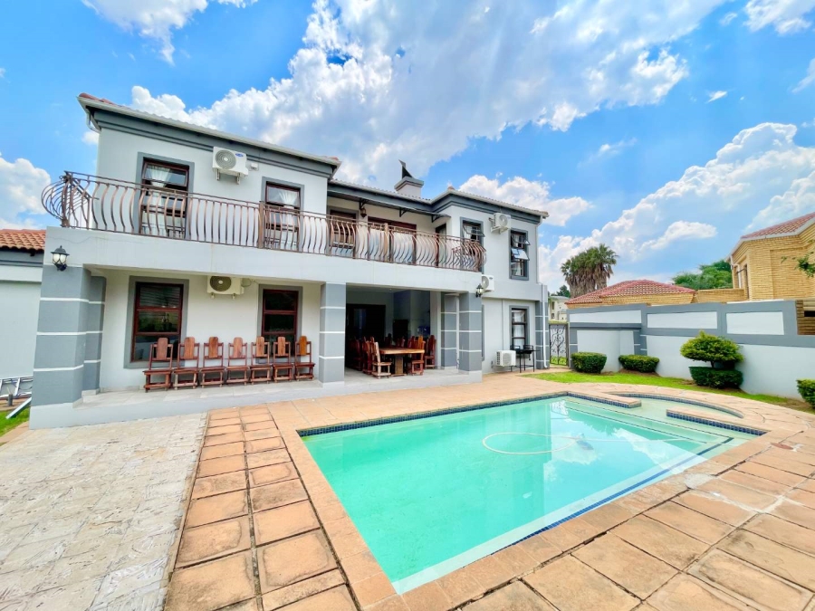 To Let 5 Bedroom Property for Rent in Woodhill Estate Gauteng