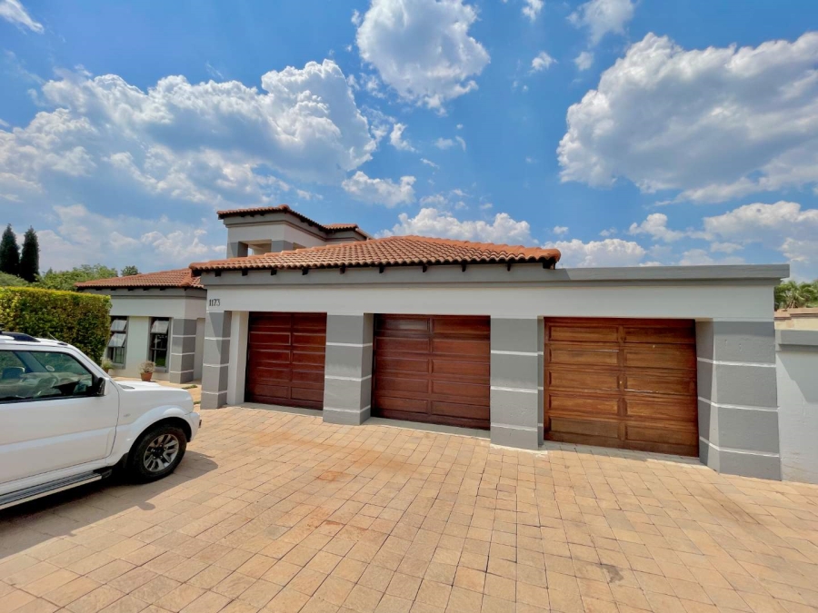 To Let 5 Bedroom Property for Rent in Woodhill Estate Gauteng