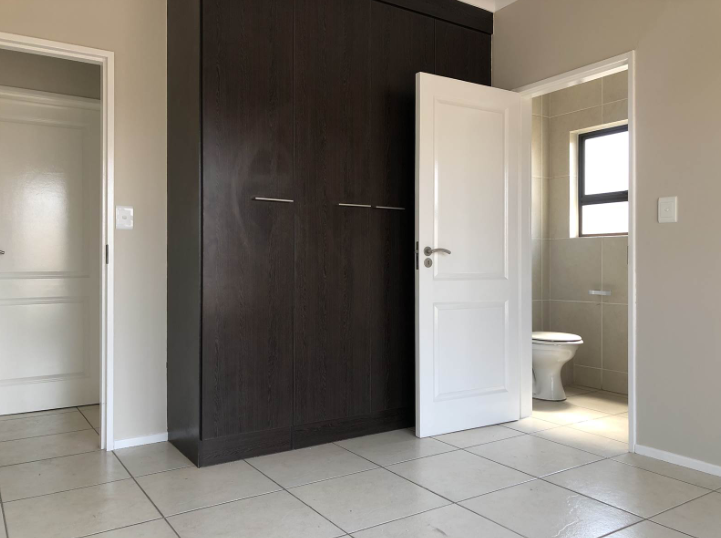 2 Bedroom Property for Sale in Noordwyk Gauteng