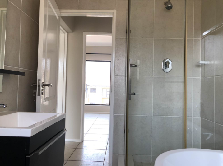 2 Bedroom Property for Sale in Noordwyk Gauteng