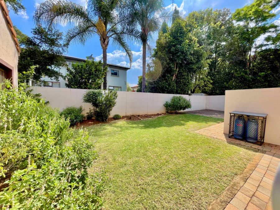 To Let 4 Bedroom Property for Rent in Woodhill Estate Gauteng