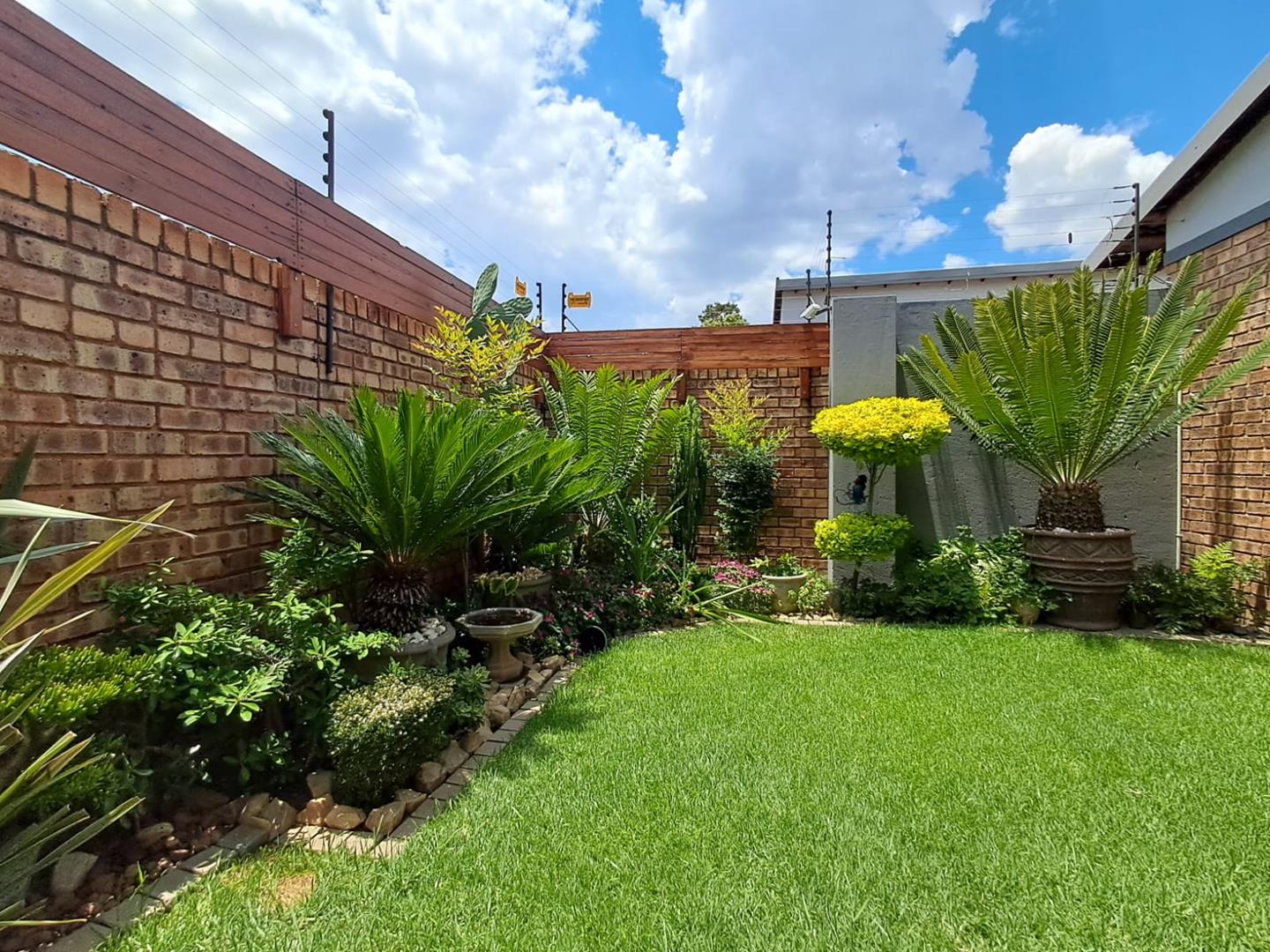 3 Bedroom Property for Sale in Brackenhurst Gauteng