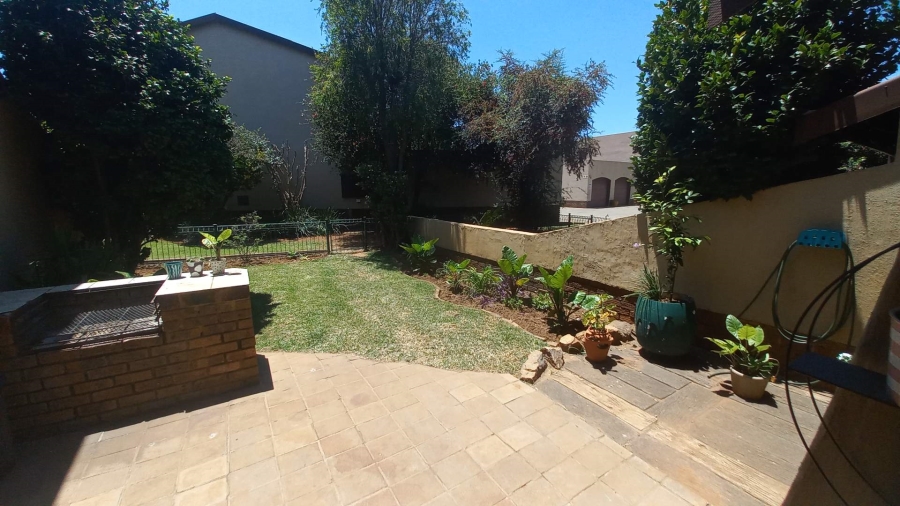 3 Bedroom Property for Sale in Farrarmere Gauteng