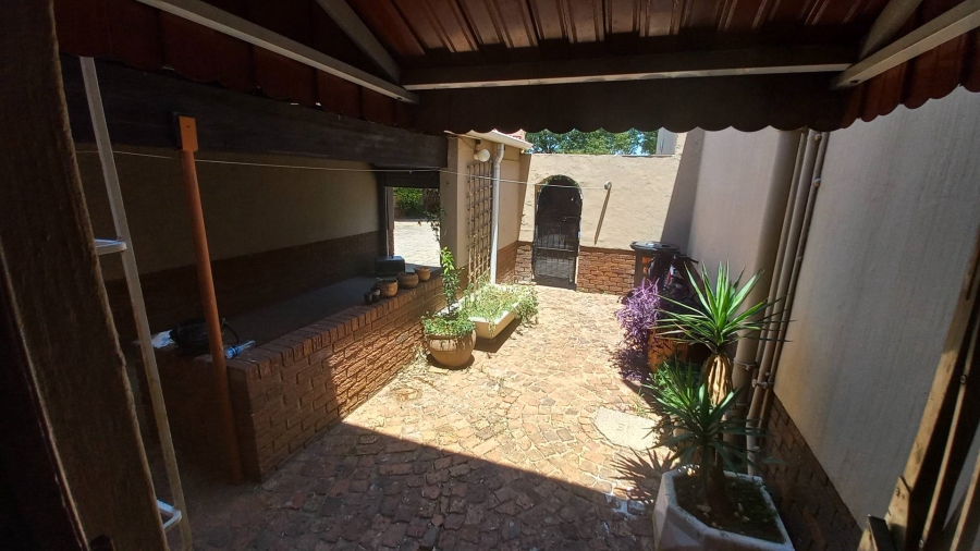 3 Bedroom Property for Sale in Farrarmere Gauteng