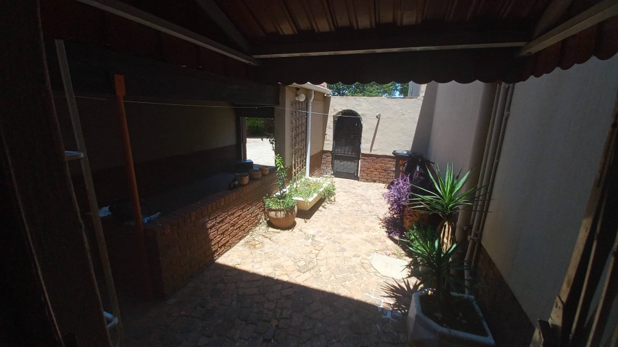 3 Bedroom Property for Sale in Farrarmere Gauteng