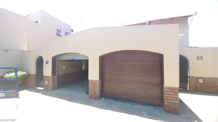 3 Bedroom Property for Sale in Farrarmere Gauteng