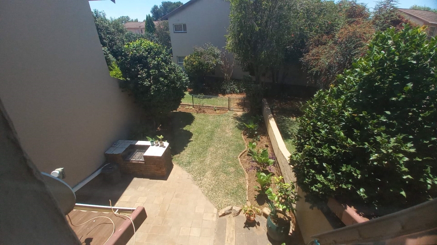 3 Bedroom Property for Sale in Farrarmere Gauteng