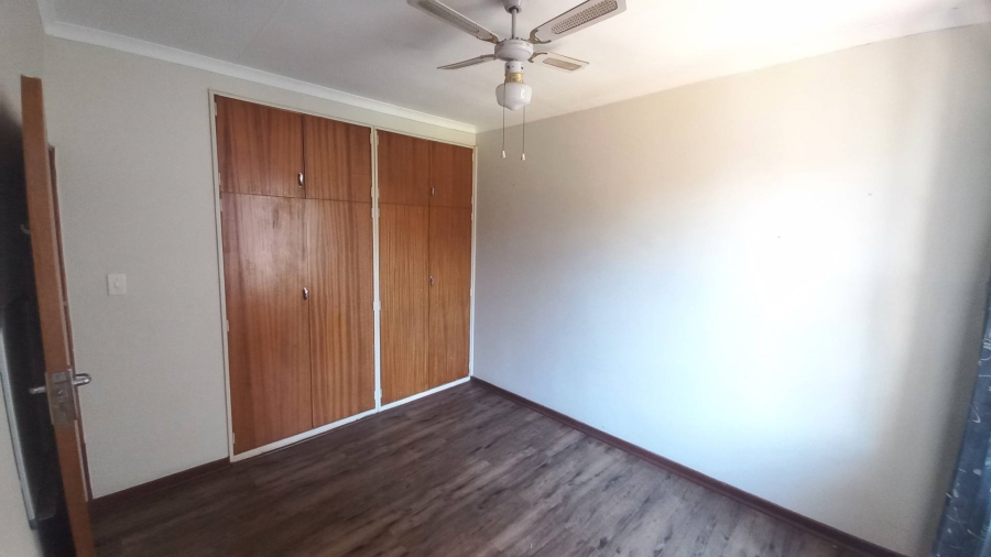 3 Bedroom Property for Sale in Farrarmere Gauteng