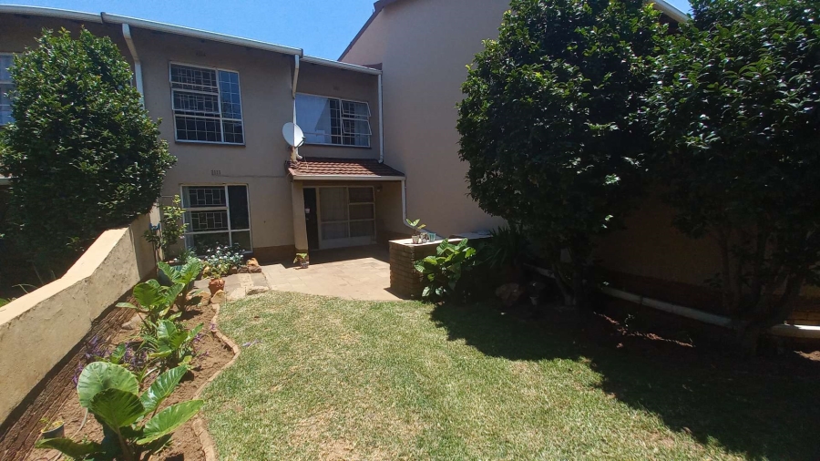 3 Bedroom Property for Sale in Farrarmere Gauteng