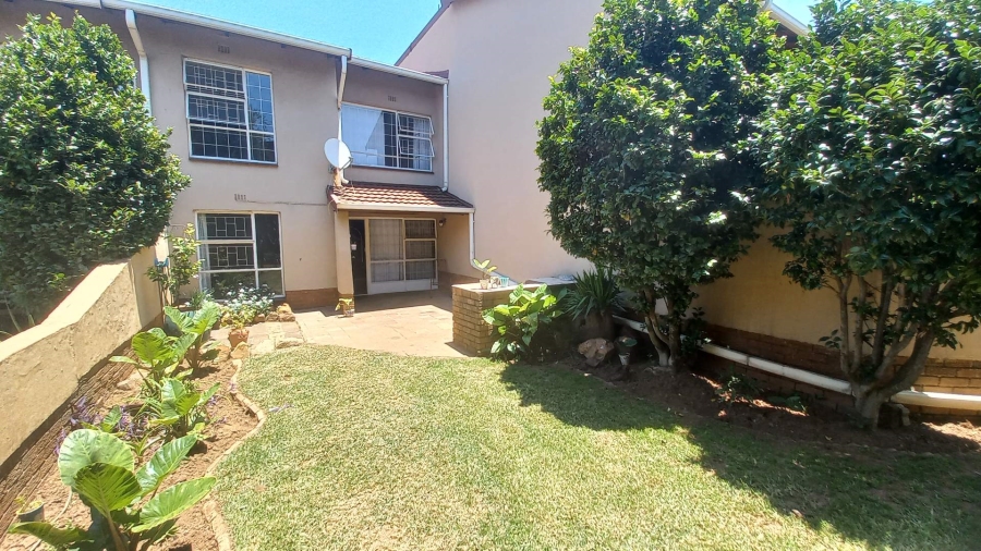 3 Bedroom Property for Sale in Farrarmere Gauteng