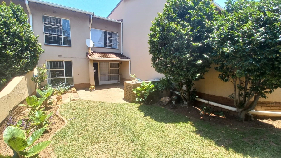 3 Bedroom Property for Sale in Farrarmere Gauteng