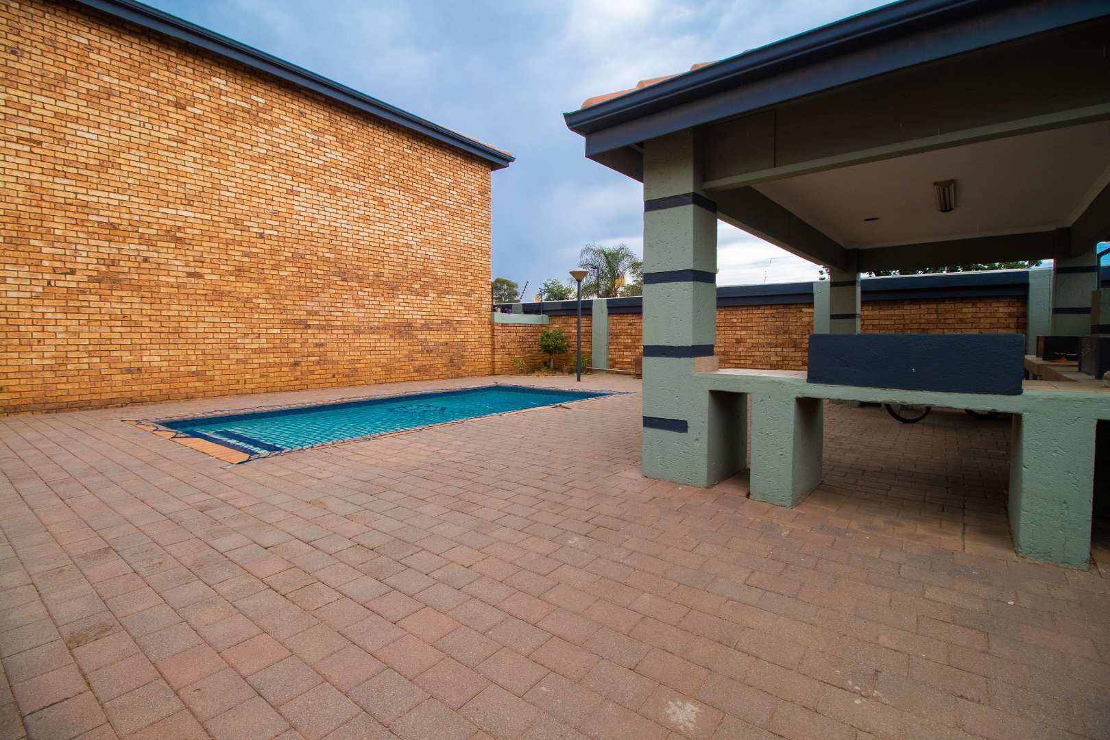 To Let 3 Bedroom Property for Rent in Beyerspark Gauteng