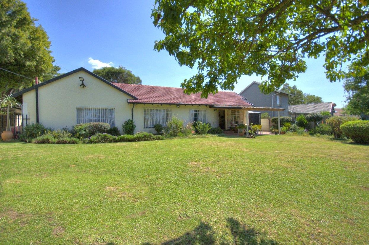 3 Bedroom Property for Sale in Brackendowns Gauteng