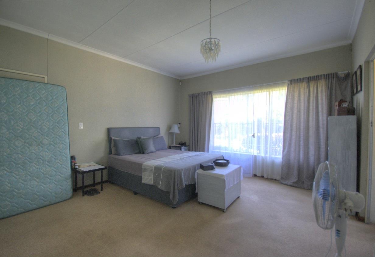 3 Bedroom Property for Sale in Brackendowns Gauteng