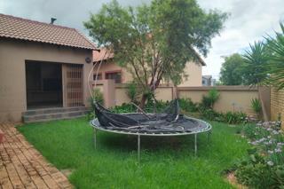 3 Bedroom Property for Sale in Rua Vista Gauteng