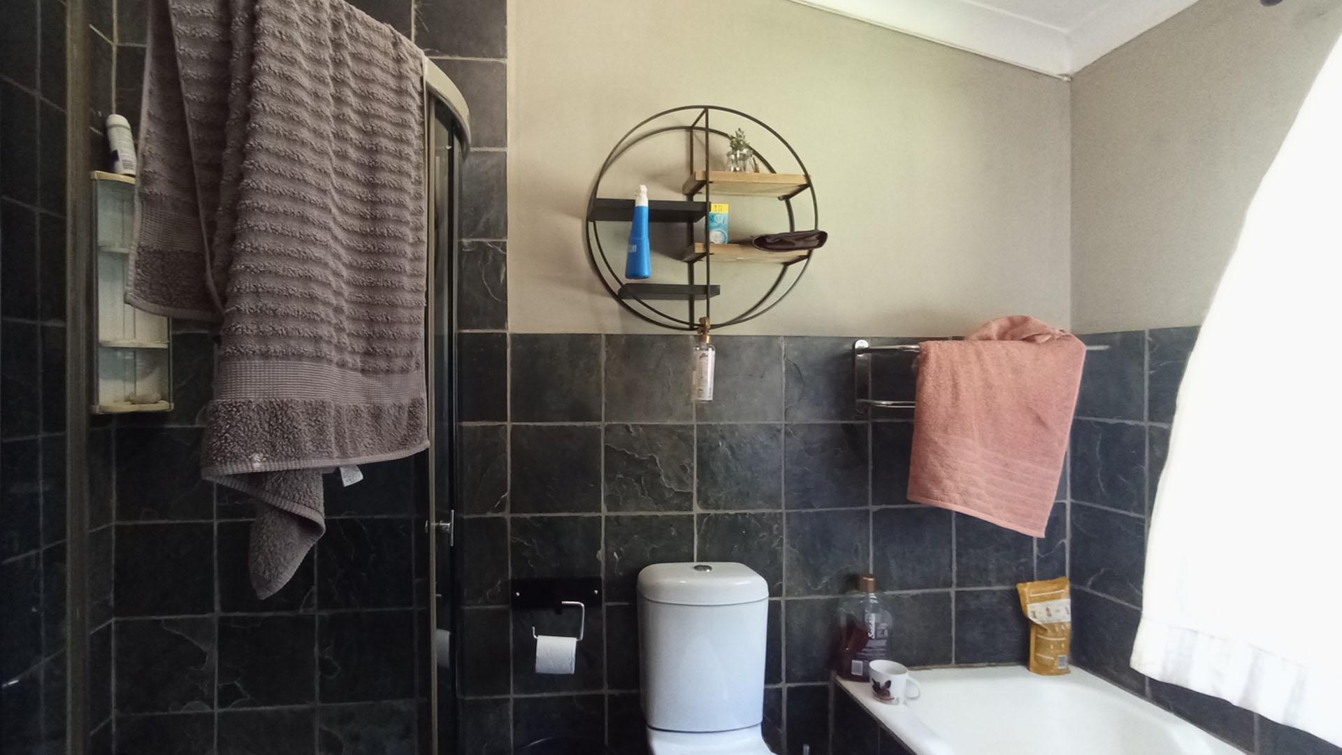 4 Bedroom Property for Sale in Eldoraigne Gauteng