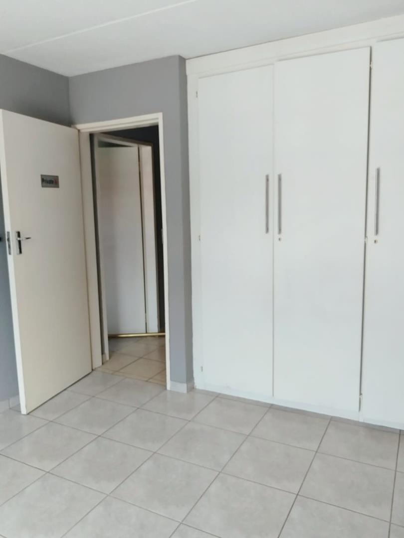 To Let 3 Bedroom Property for Rent in Weltevreden Park Gauteng