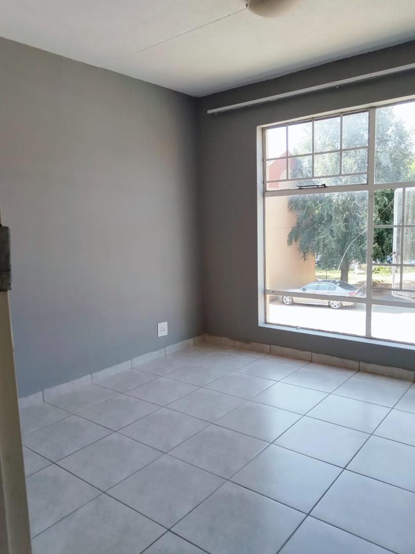 To Let 3 Bedroom Property for Rent in Weltevreden Park Gauteng