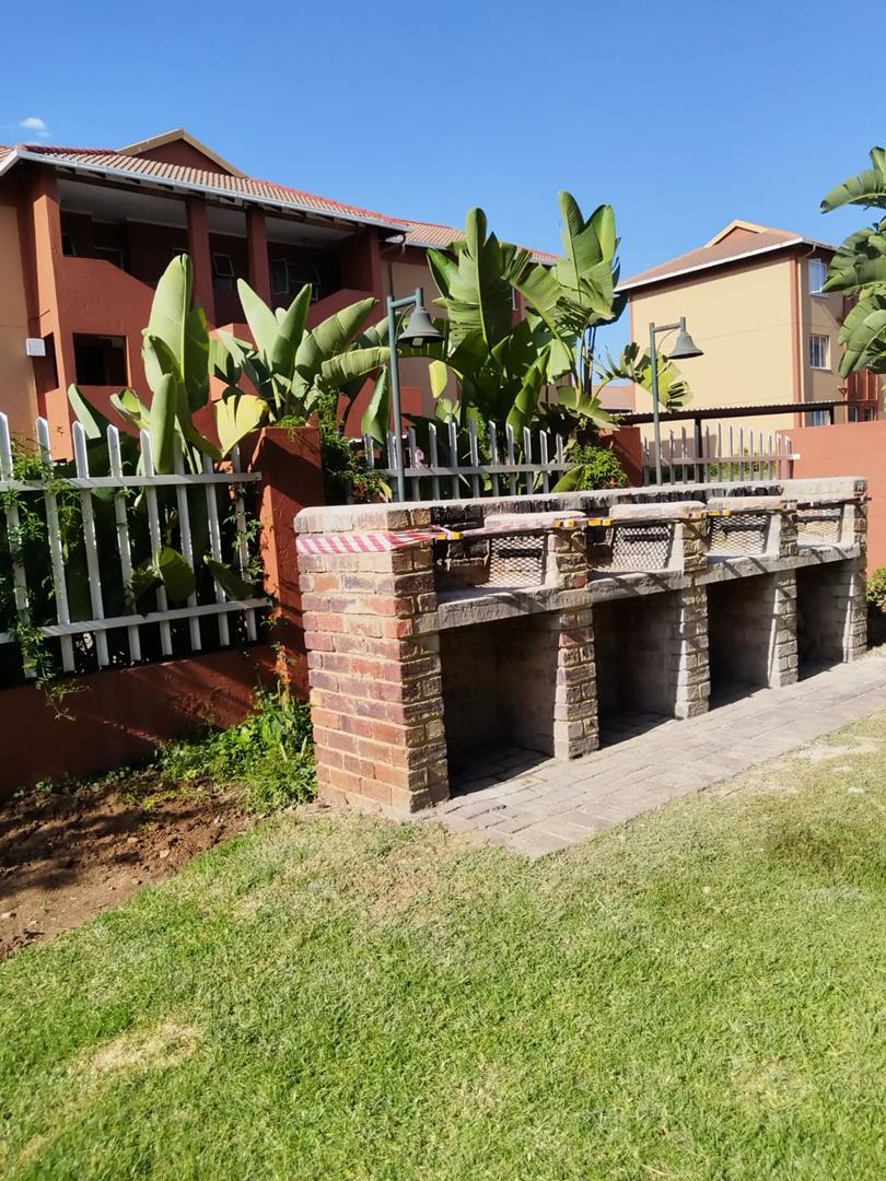 To Let 3 Bedroom Property for Rent in Weltevreden Park Gauteng