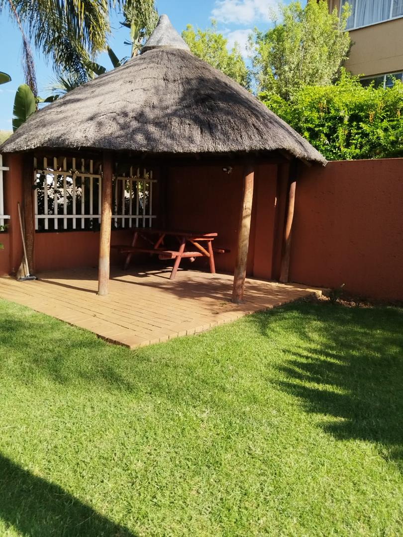 To Let 3 Bedroom Property for Rent in Weltevreden Park Gauteng