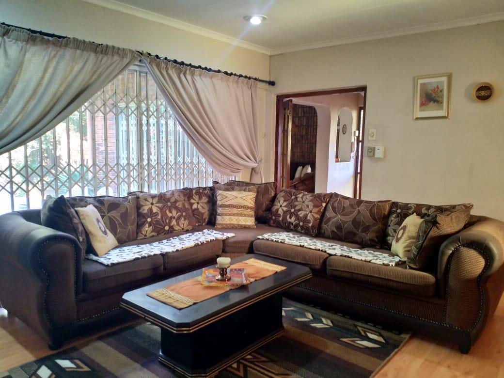 To Let 3 Bedroom Property for Rent in Gallo Manor Gauteng