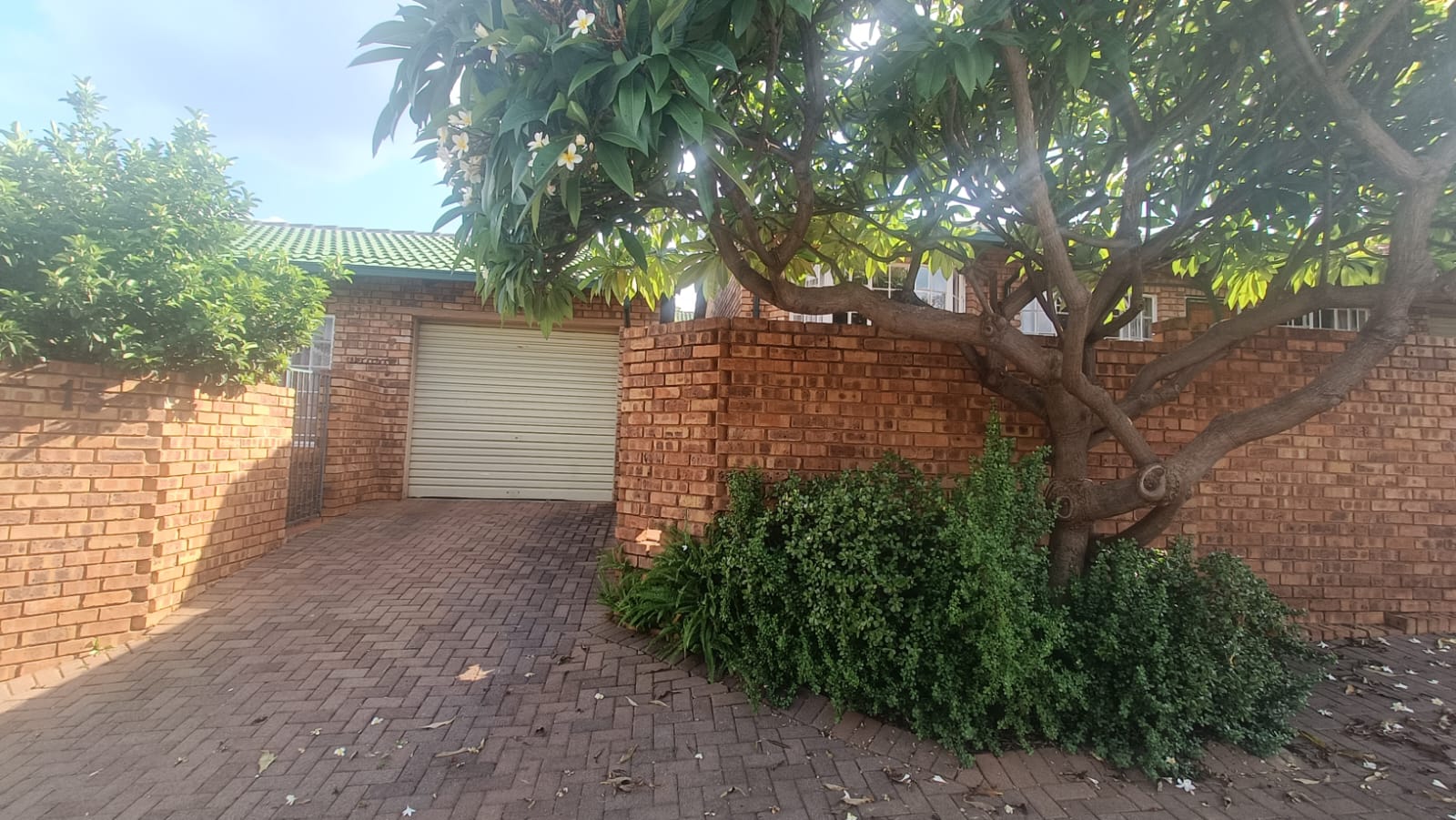 2 Bedroom Property for Sale in Hennopspark Gauteng