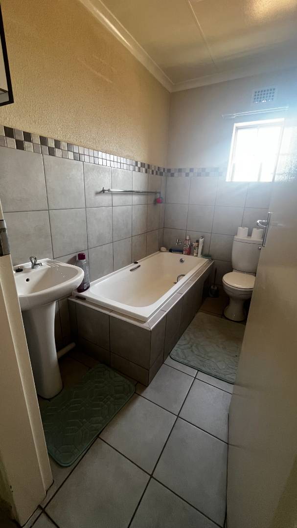 3 Bedroom Property for Sale in Alrode Gauteng