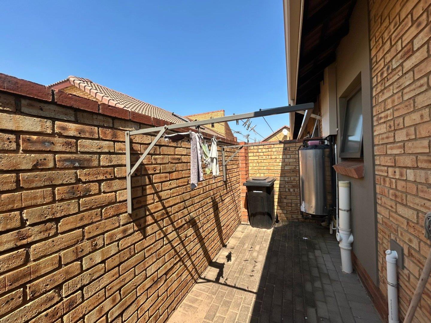 2 Bedroom Property for Sale in Brentwood Park Gauteng