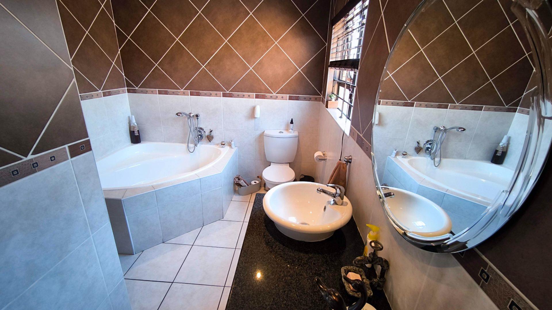 3 Bedroom Property for Sale in New Market Gauteng