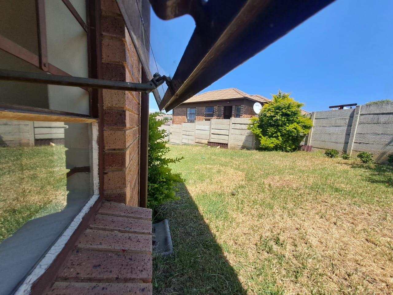 To Let 3 Bedroom Property for Rent in Thatch Hill Estate Gauteng