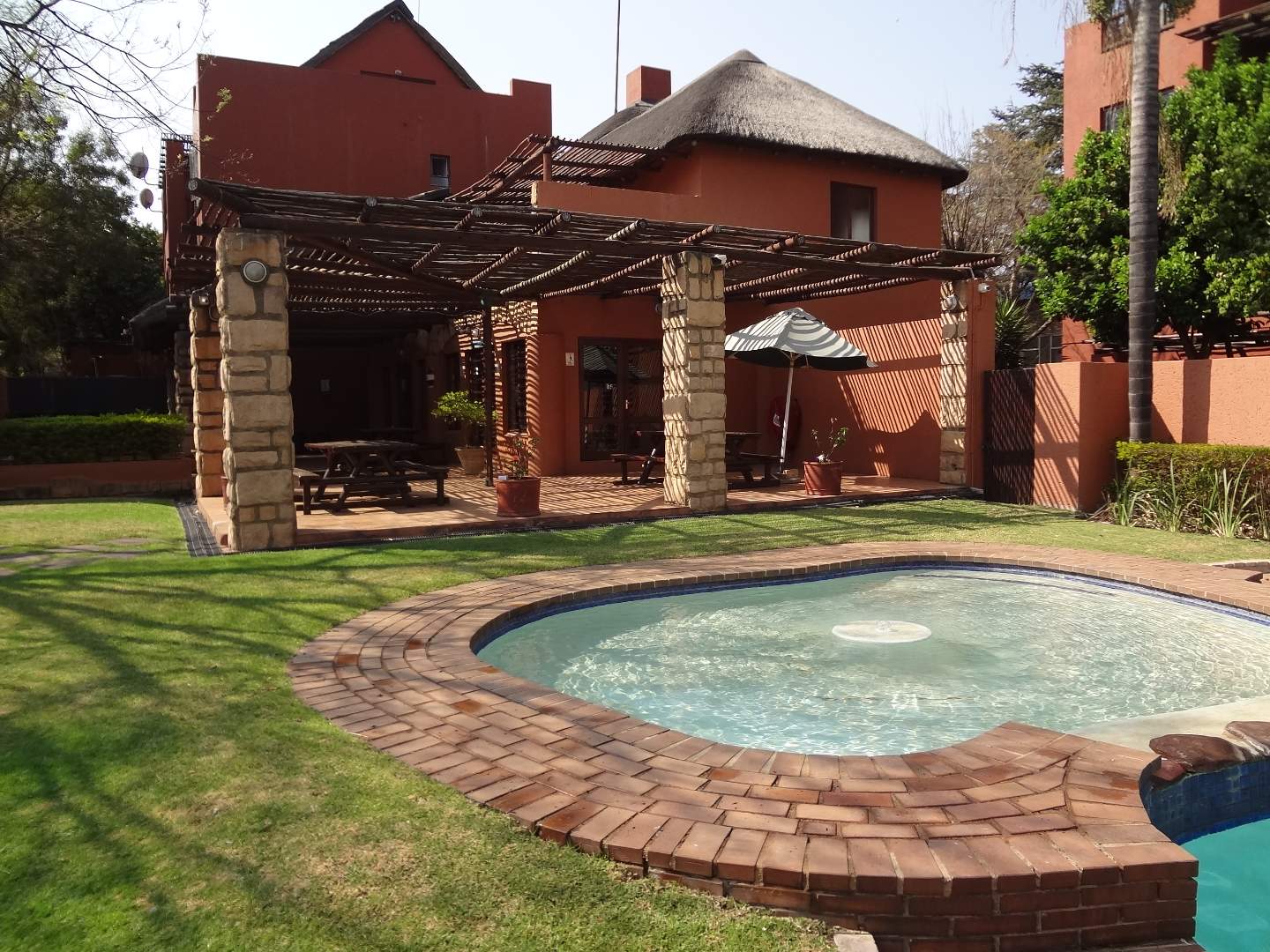 To Let 2 Bedroom Property for Rent in Sunninghill Gauteng