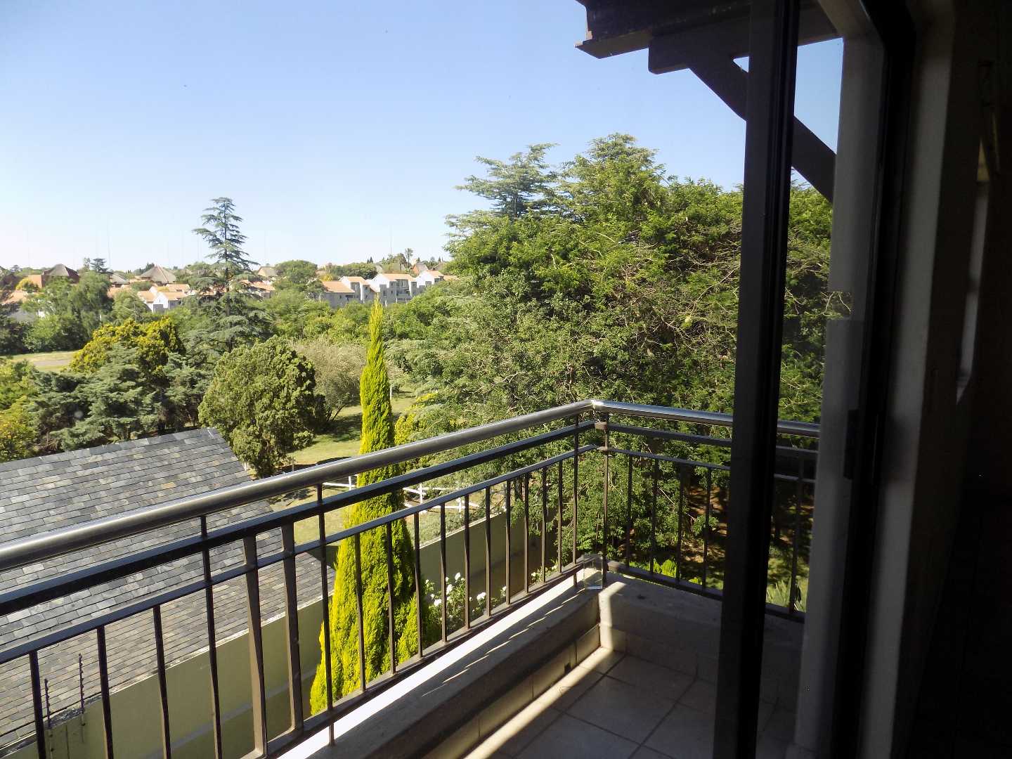 2 Bedroom Property for Sale in Sunninghill Gauteng