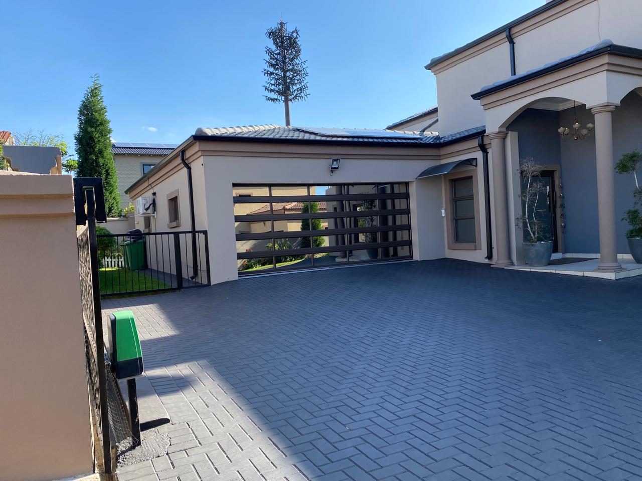 4 Bedroom Property for Sale in Crescent Wood Country Estate Gauteng