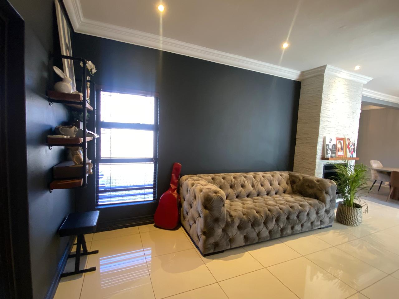 4 Bedroom Property for Sale in Crescent Wood Country Estate Gauteng