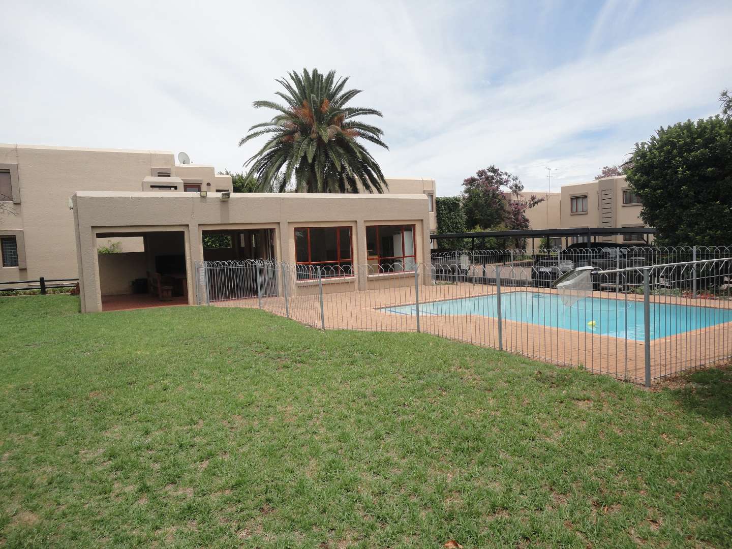 2 Bedroom Property for Sale in Magaliessig Gauteng