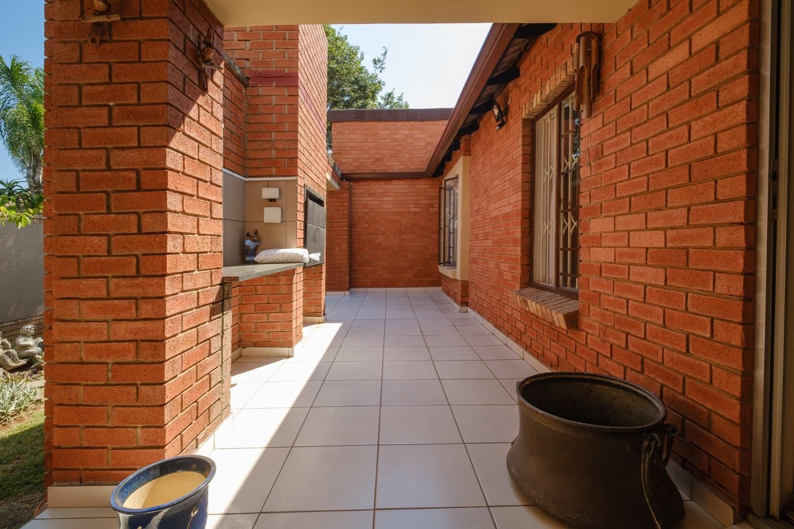 2 Bedroom Property for Sale in Moreleta Park Gauteng