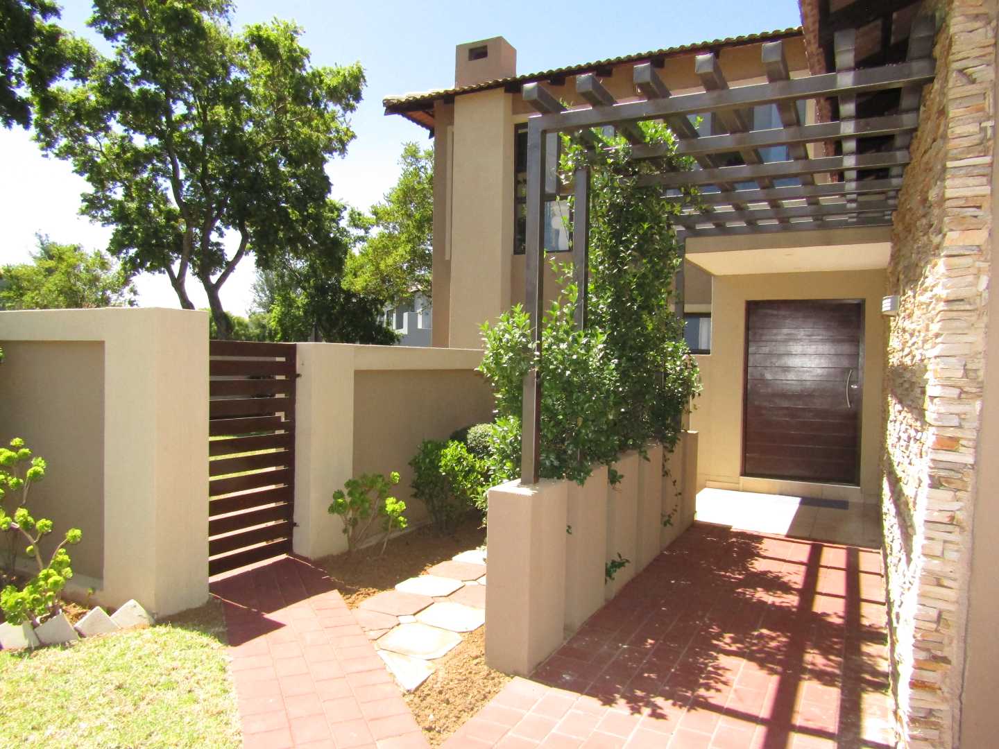 To Let 3 Bedroom Property for Rent in Clearwater Estate Gauteng