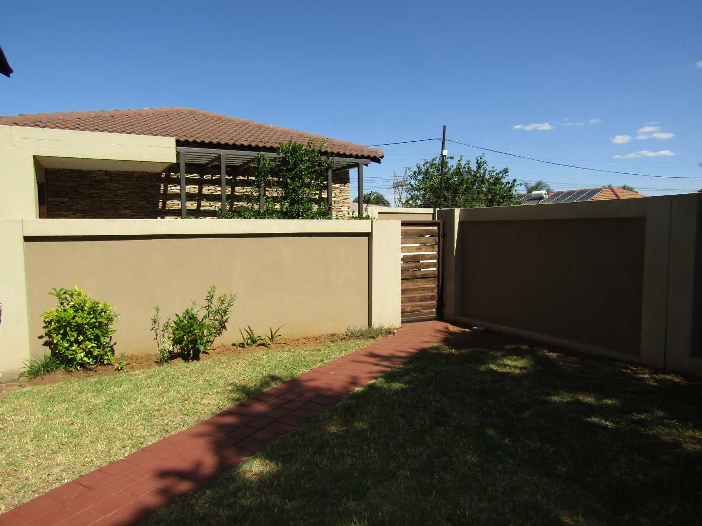 To Let 3 Bedroom Property for Rent in Clearwater Estate Gauteng