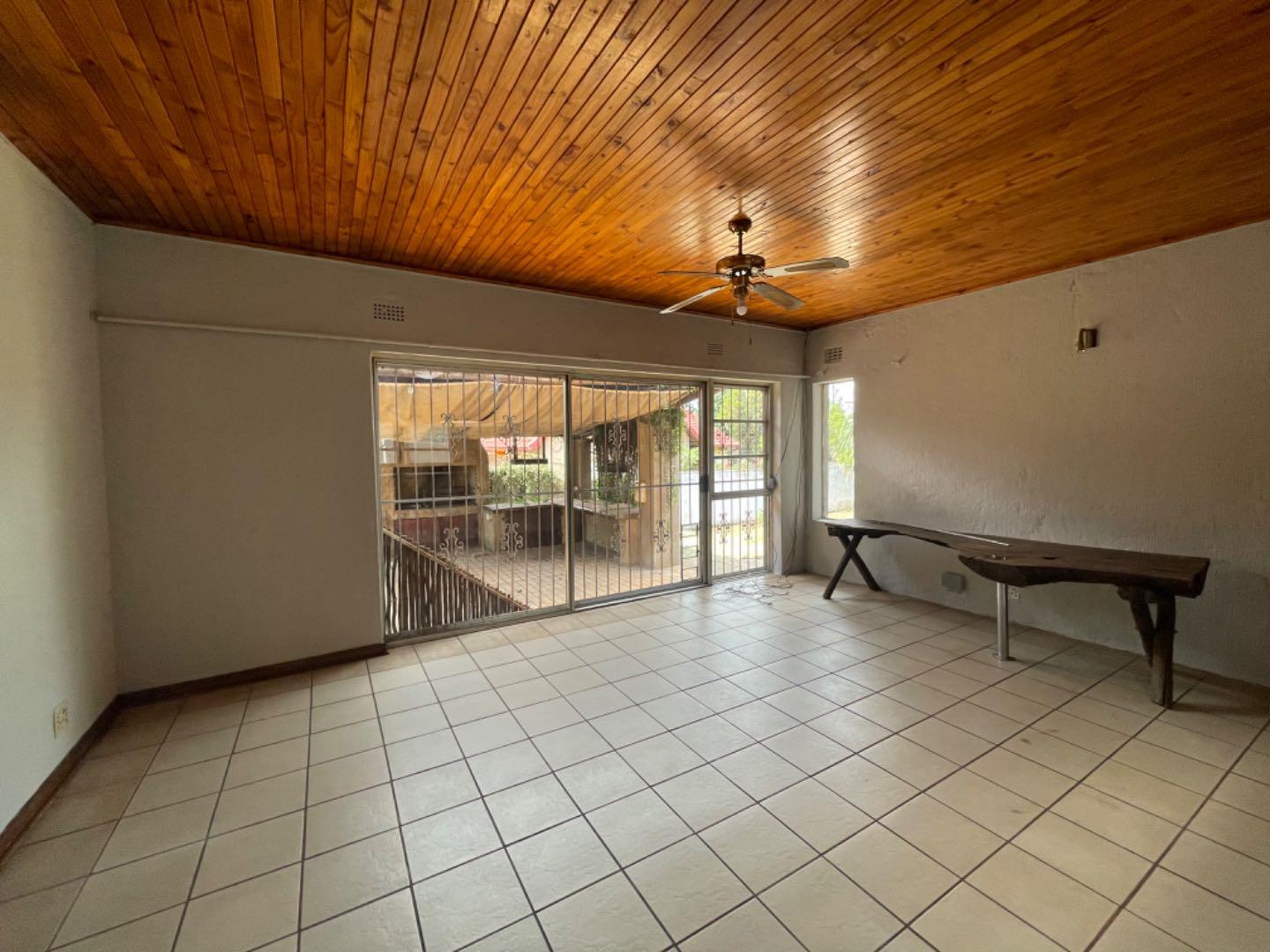 To Let 3 Bedroom Property for Rent in Birchleigh North Gauteng