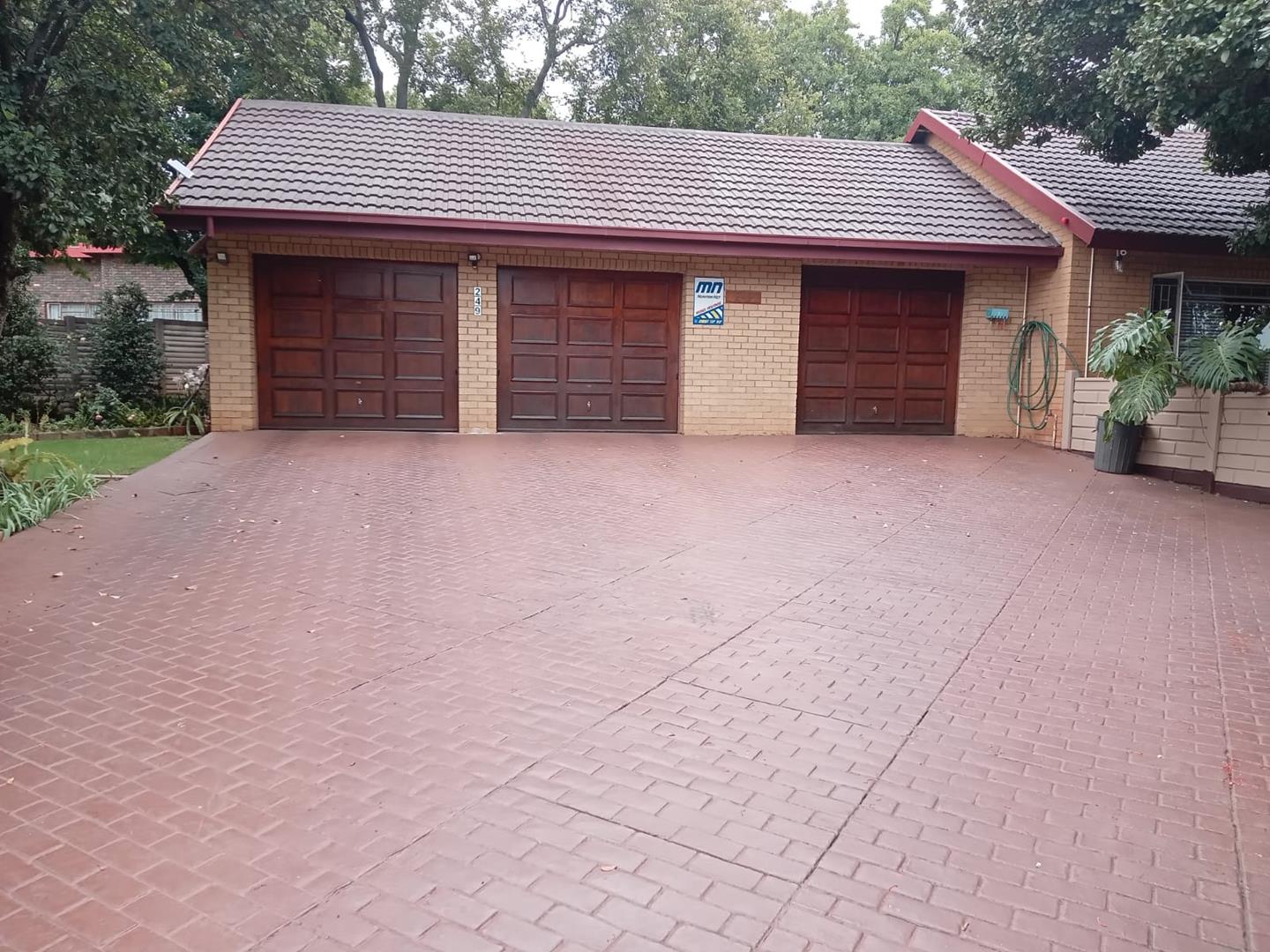 4 Bedroom Property for Sale in Wierdapark Gauteng