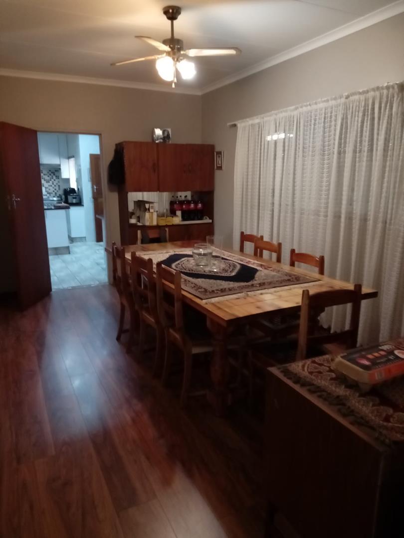 4 Bedroom Property for Sale in Wierdapark Gauteng