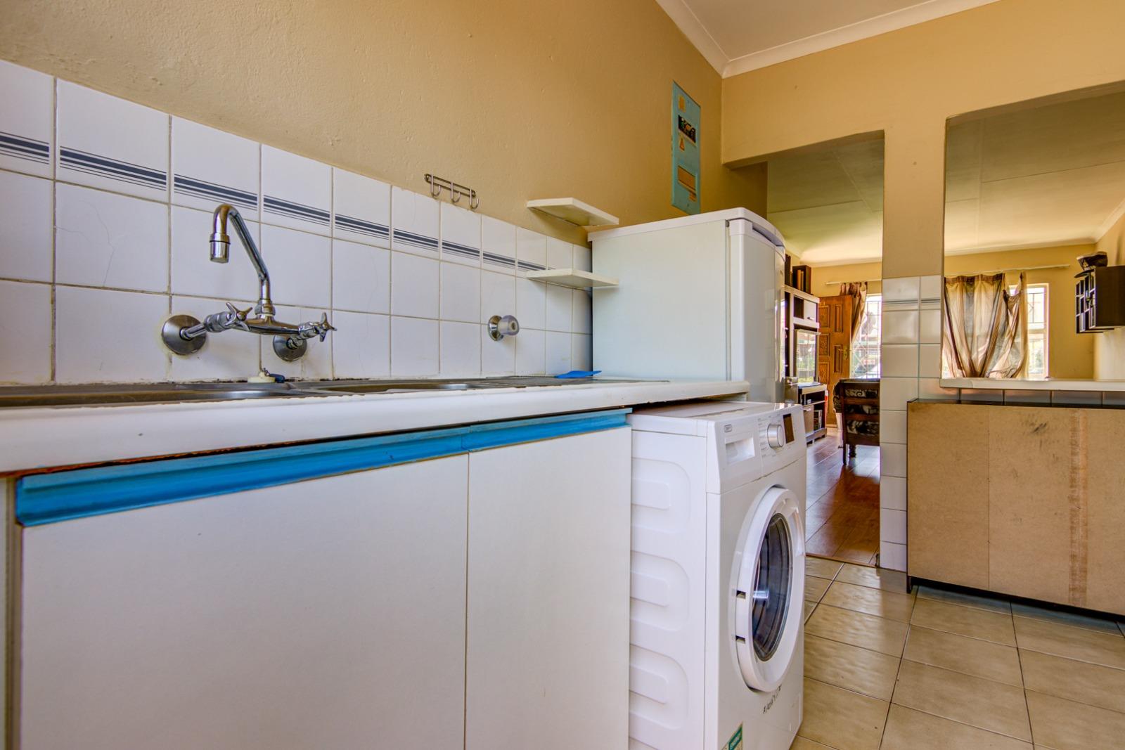 2 Bedroom Property for Sale in Beyerspark Gauteng