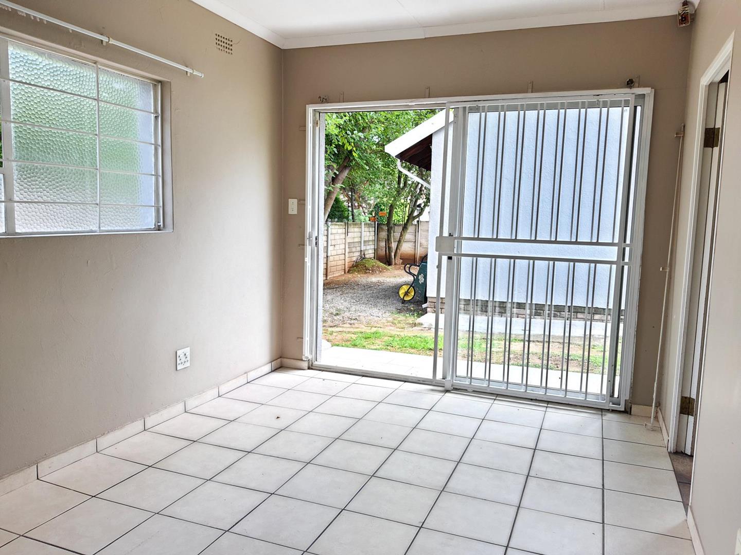 To Let 1 Bedroom Property for Rent in Randpark Ridge Gauteng