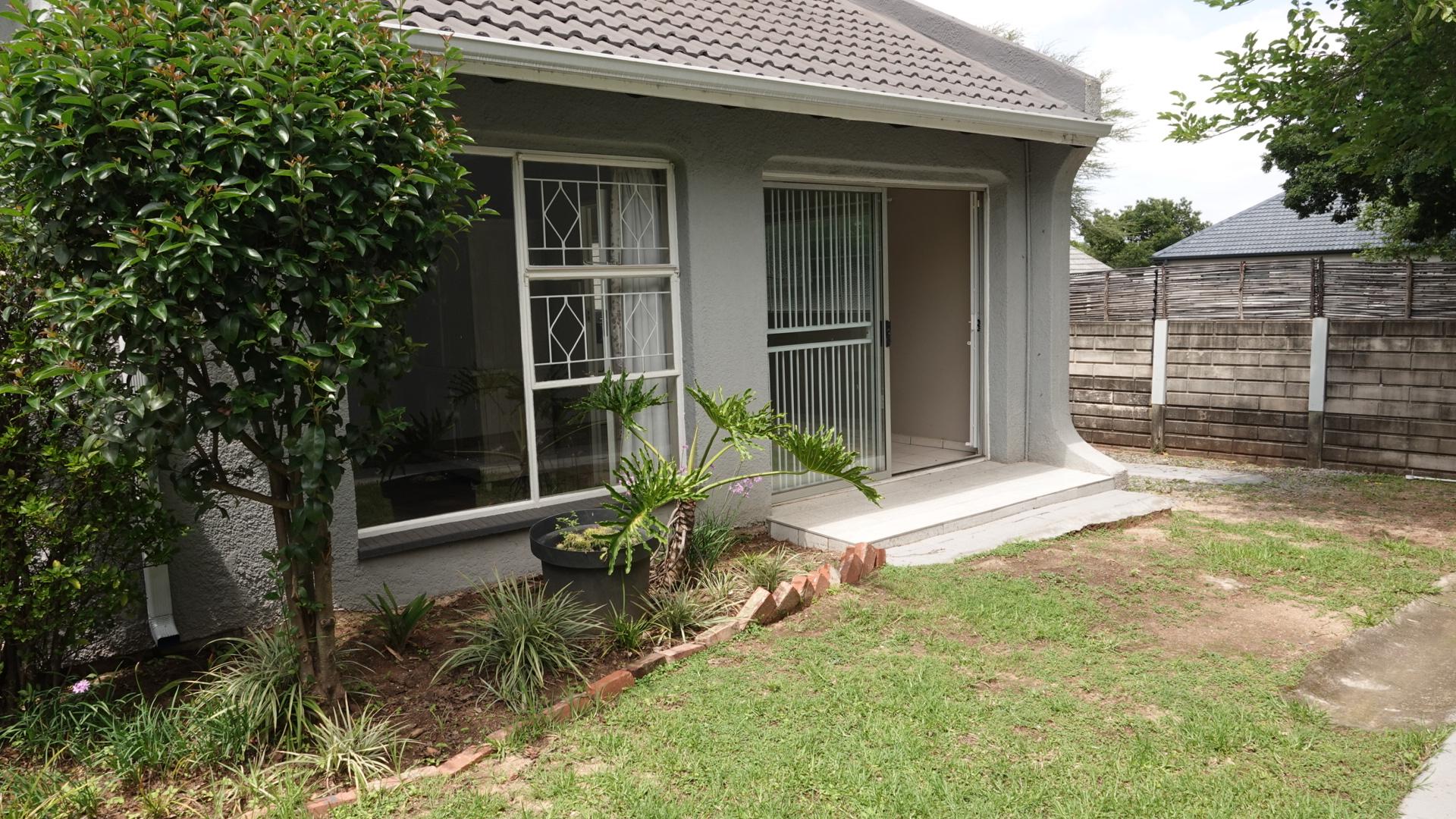 To Let 1 Bedroom Property for Rent in Randpark Ridge Gauteng