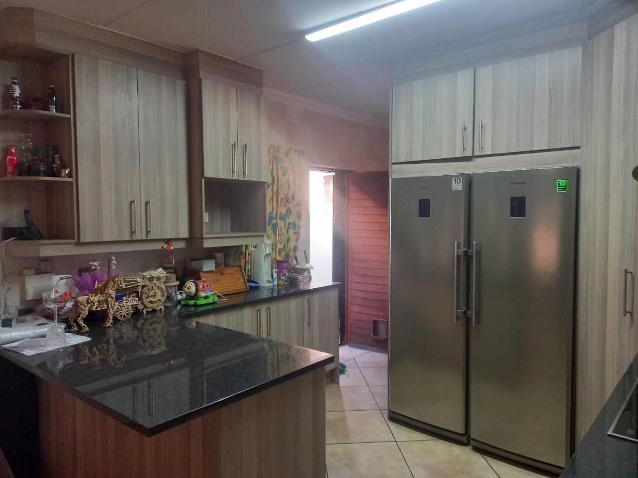 To Let 4 Bedroom Property for Rent in Fairland Gauteng