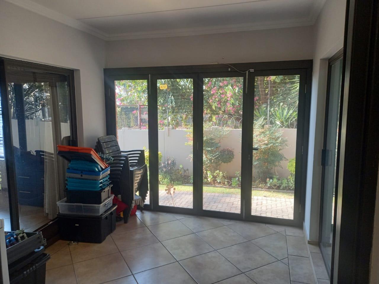 To Let 4 Bedroom Property for Rent in Fairland Gauteng