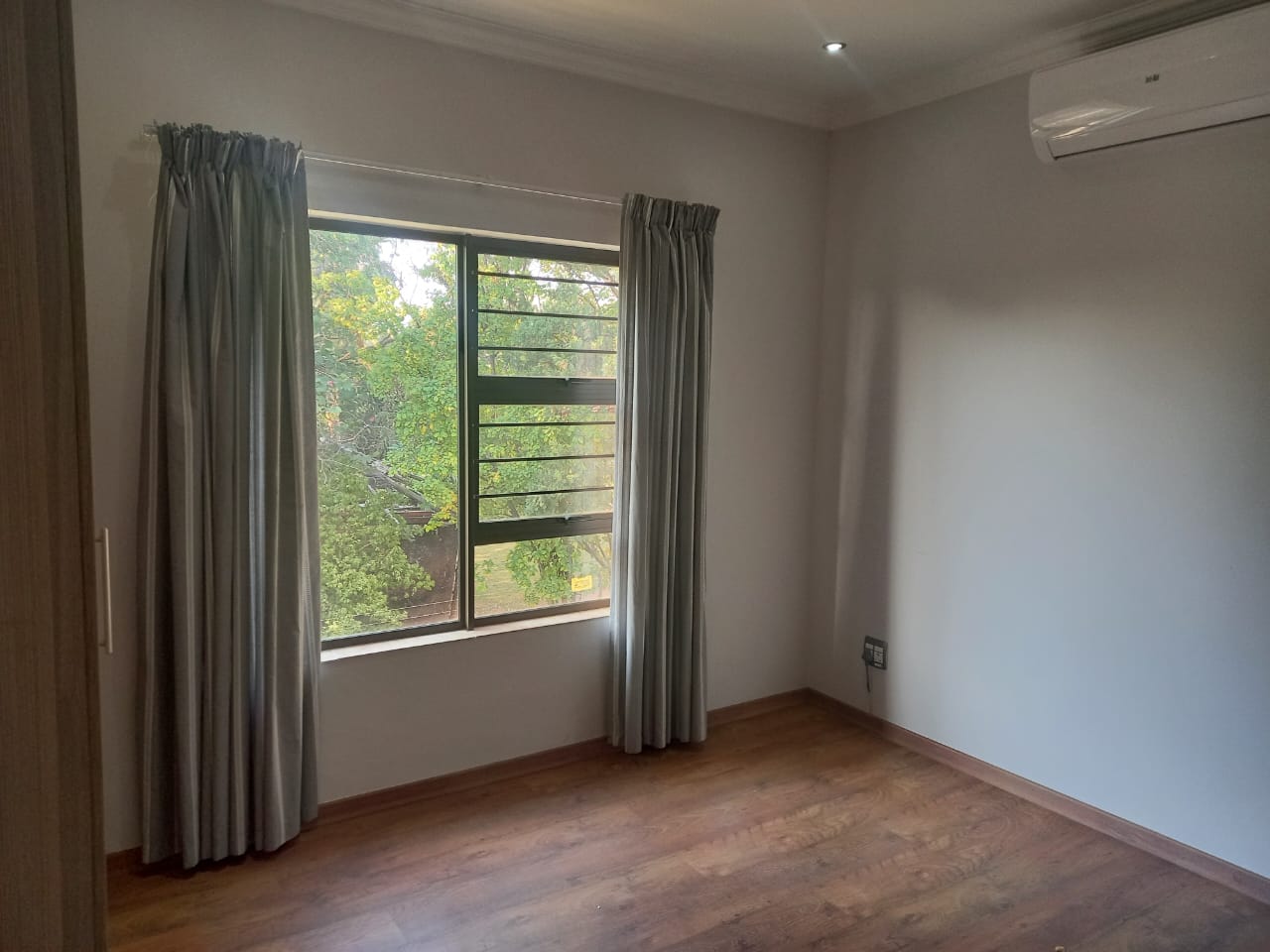 To Let 4 Bedroom Property for Rent in Fairland Gauteng